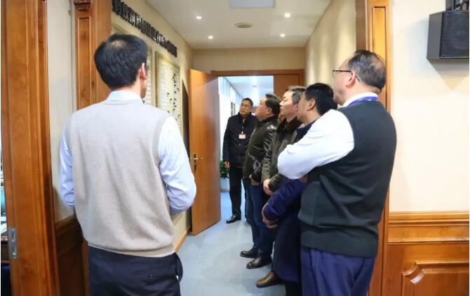 南京中银律师事务所与江苏省龙潭监狱建立共建关系