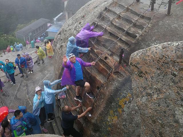 观古城游碑林登顶华山过眉县入天水观览麦积返凤州跨秦岭越灵官峡