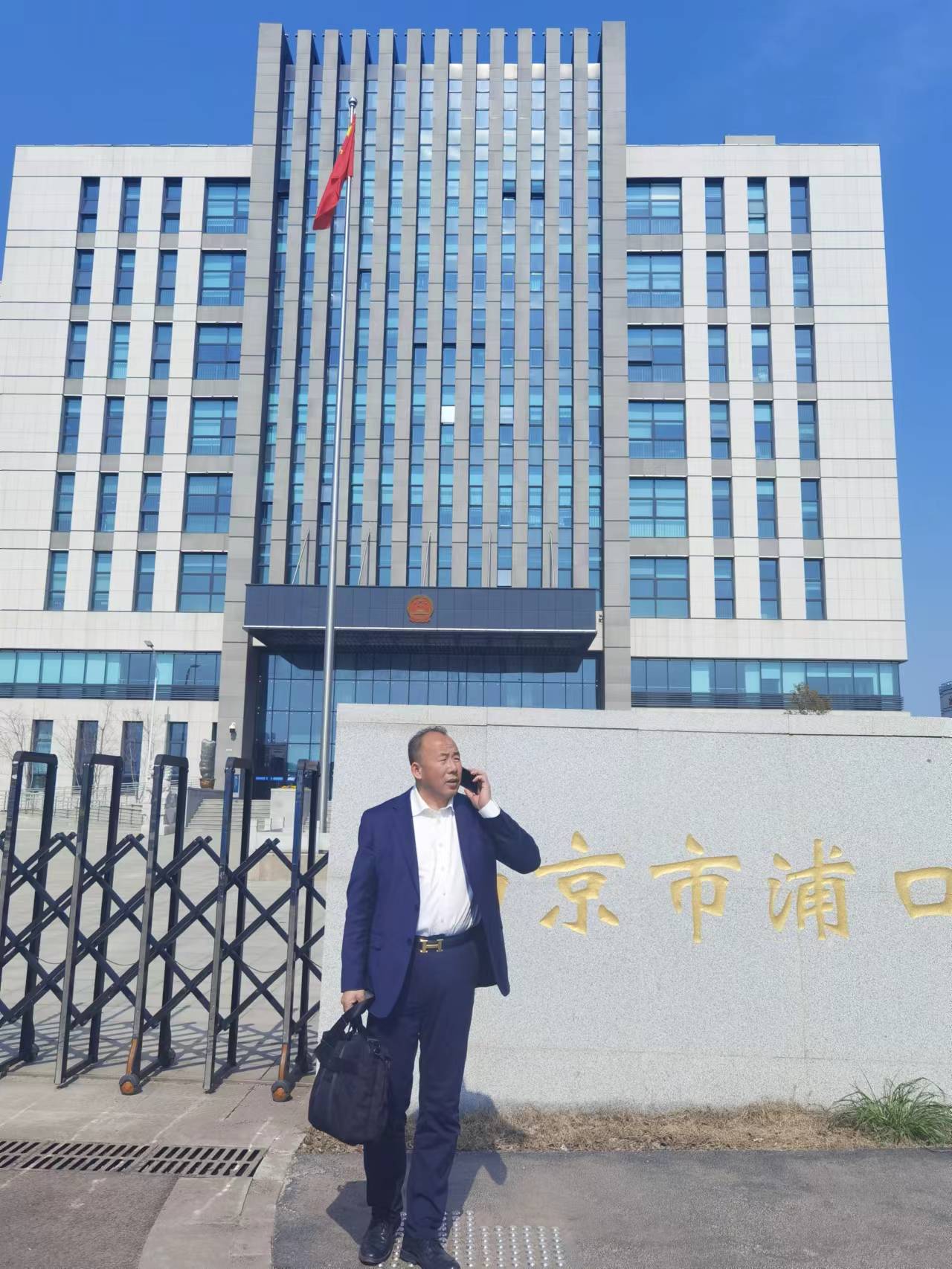 2023年3月2日，天倪律所蚂蚁刑辩团队张志华、王灿林律师在南京市浦口区人民法院就花某某诈骗案开庭。