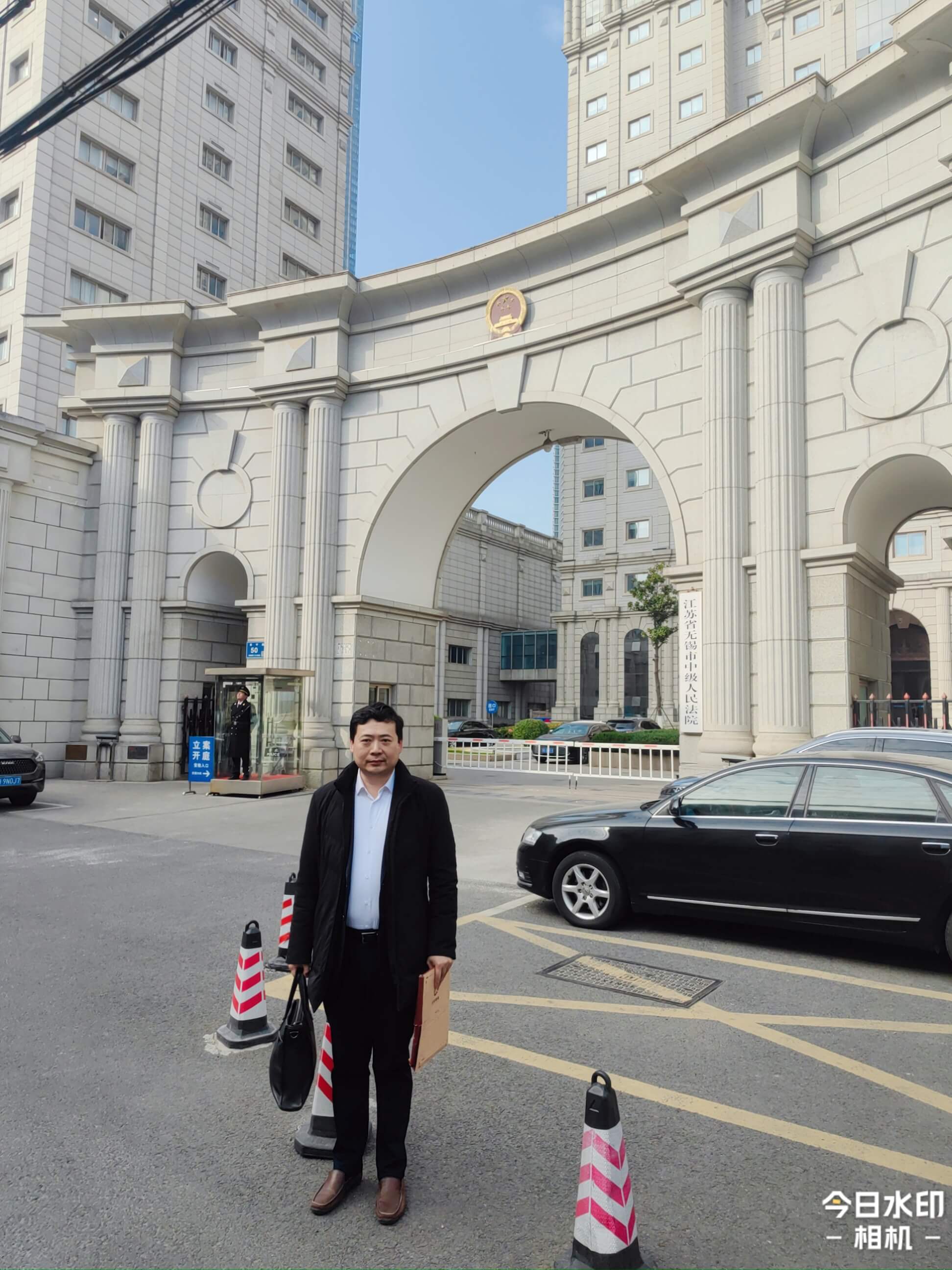 2024年1月17日，天倪律所蚂蚁刑辩团队律师王灿林在江苏省无锡市中级人民法院就某案件阅卷。