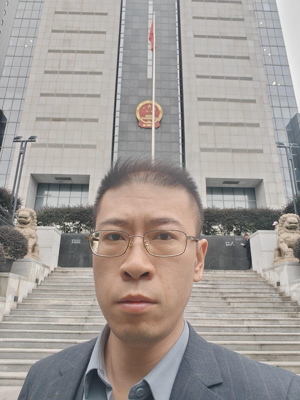2024年11月19日，天倪律所蚂蚁刑辩团队律师王鑫前往南京市中级人民法院就智某买卖合同纠纷案开庭。