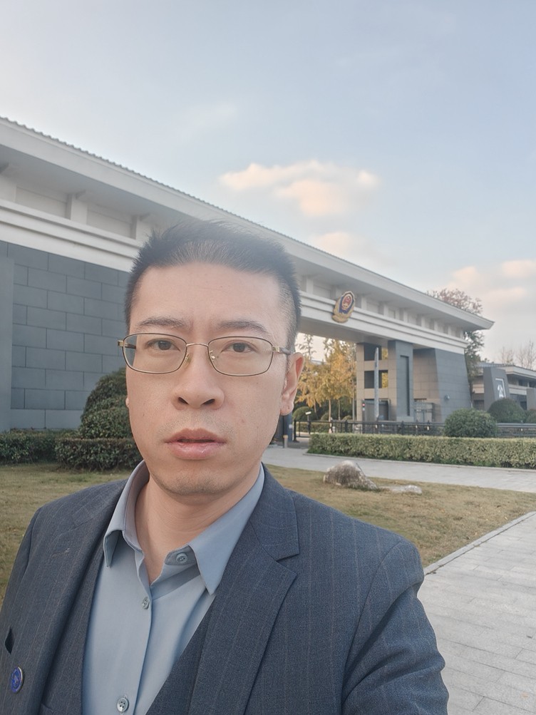 2024年11月20日，天倪律所蚂蚁刑辩团队律师王鑫前往宿迁市看守所会见徇私枉法罪被告人张某。