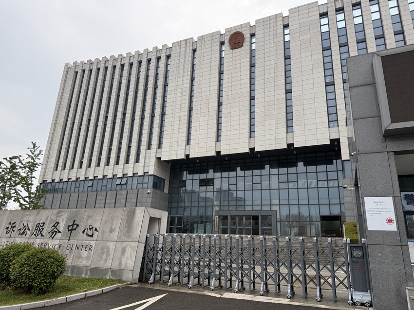 2025年5月14日，天倪律所蚂蚁刑辩团队律师李梦涵前往安徽省濉溪县人民法院就张某赠与合同纠纷开庭