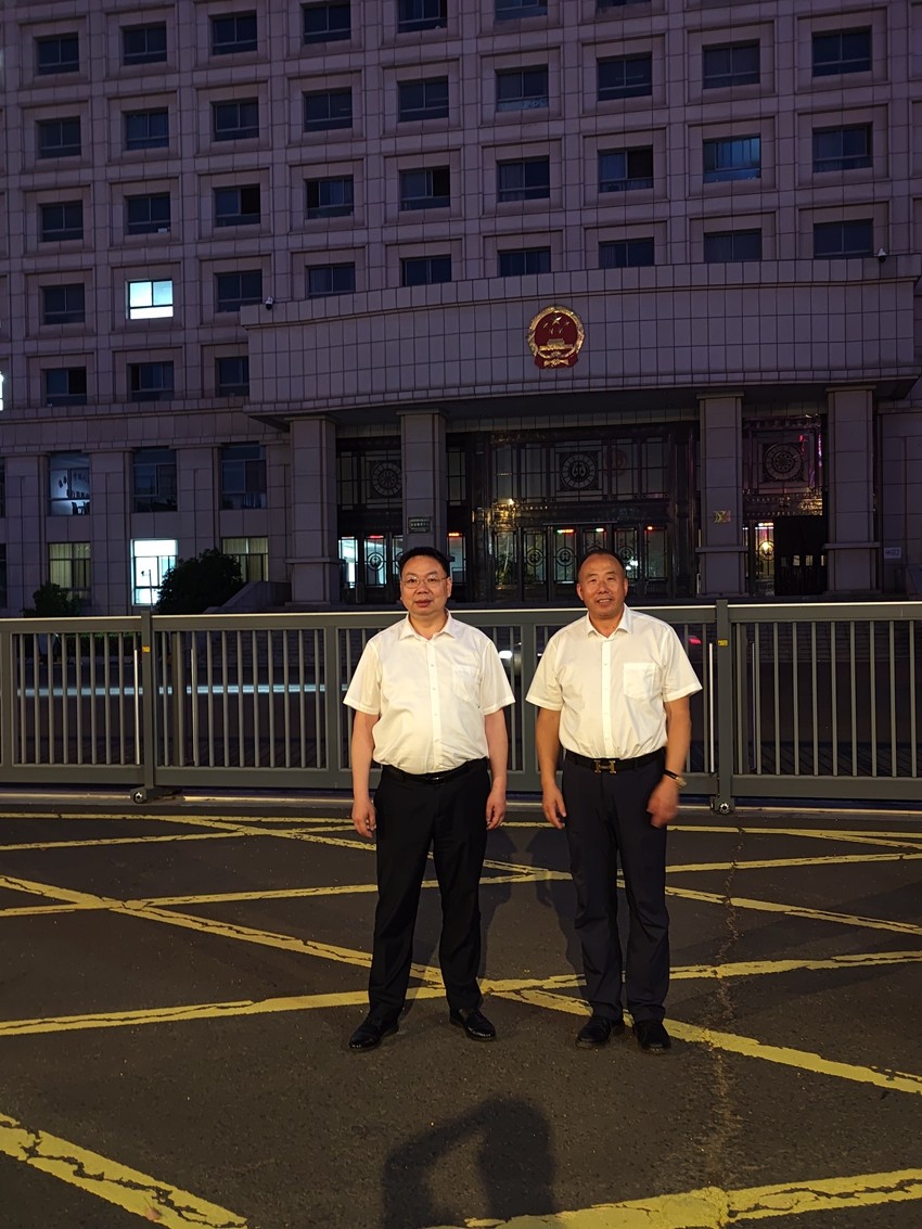 2025年5月19日，天倪律所蚂蚁刑辩团队律师张志华、李良前往淮安市中级人民法院就杨某盗窃案二审开庭