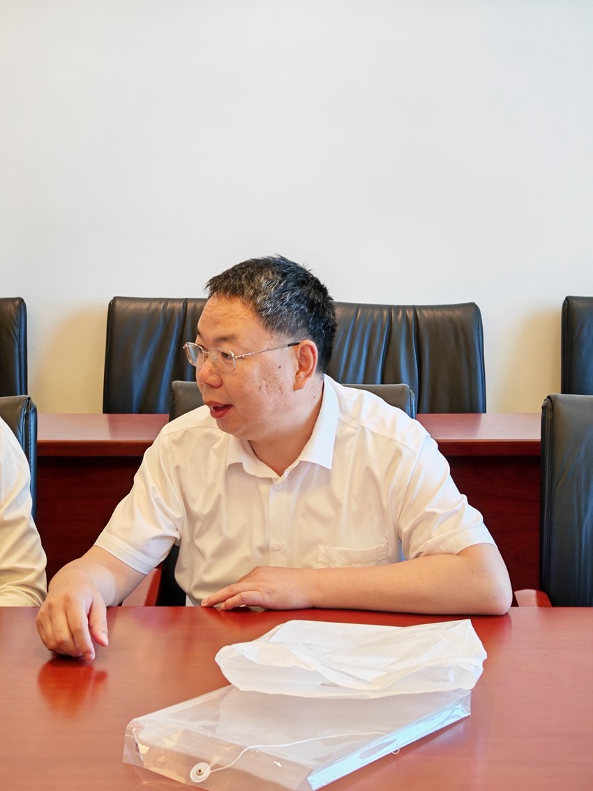 2025年5月29日，天倪律所蚂蚁刑辩团队律师李良前往国家检察官学院江苏分院参加江苏省首届检察官律师模拟庭审大赛，天倪律所张志华主任、王鑫律师和省、市律协领导一起去赛场看望南京参赛选手