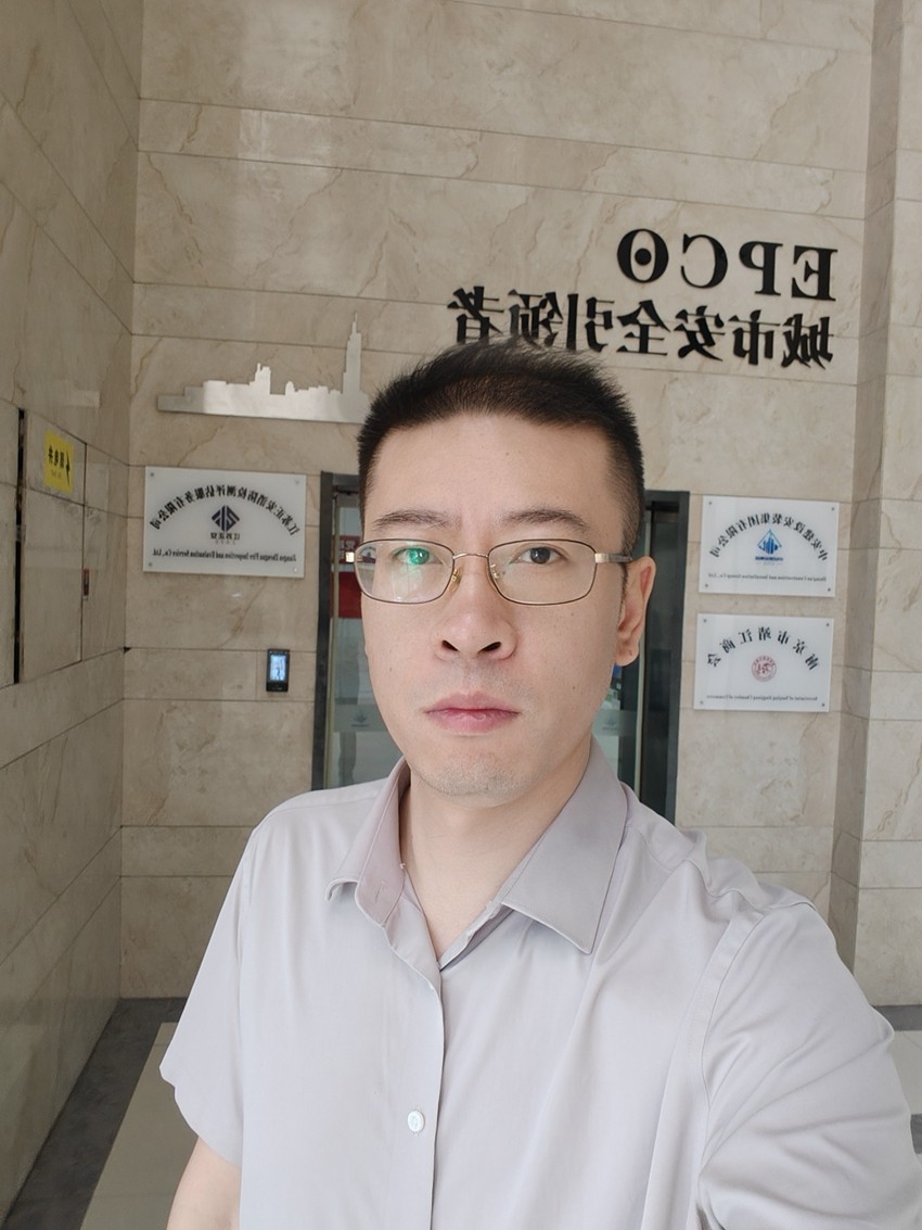 2025年6月24日，天倪律所蚂蚁刑辩团队律师王鑫前往某安装集团公司沟通案件