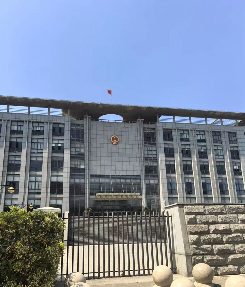 2025年6月25日，天倪律所蚂蚁刑辩团队律师徐琦前往仪征市人民法院就杨某故意伤害案进行庭前调解