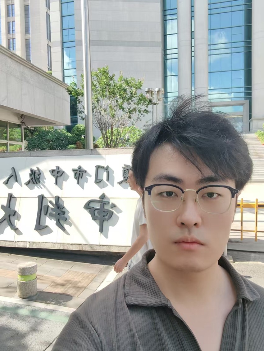 2025年6月26日，天倪律所蚂蚁刑辩团队律师贾子巍前往厦门市中级人民法院就陈某骗取贷款案件调档，并办理厦门绿地公司执行案件