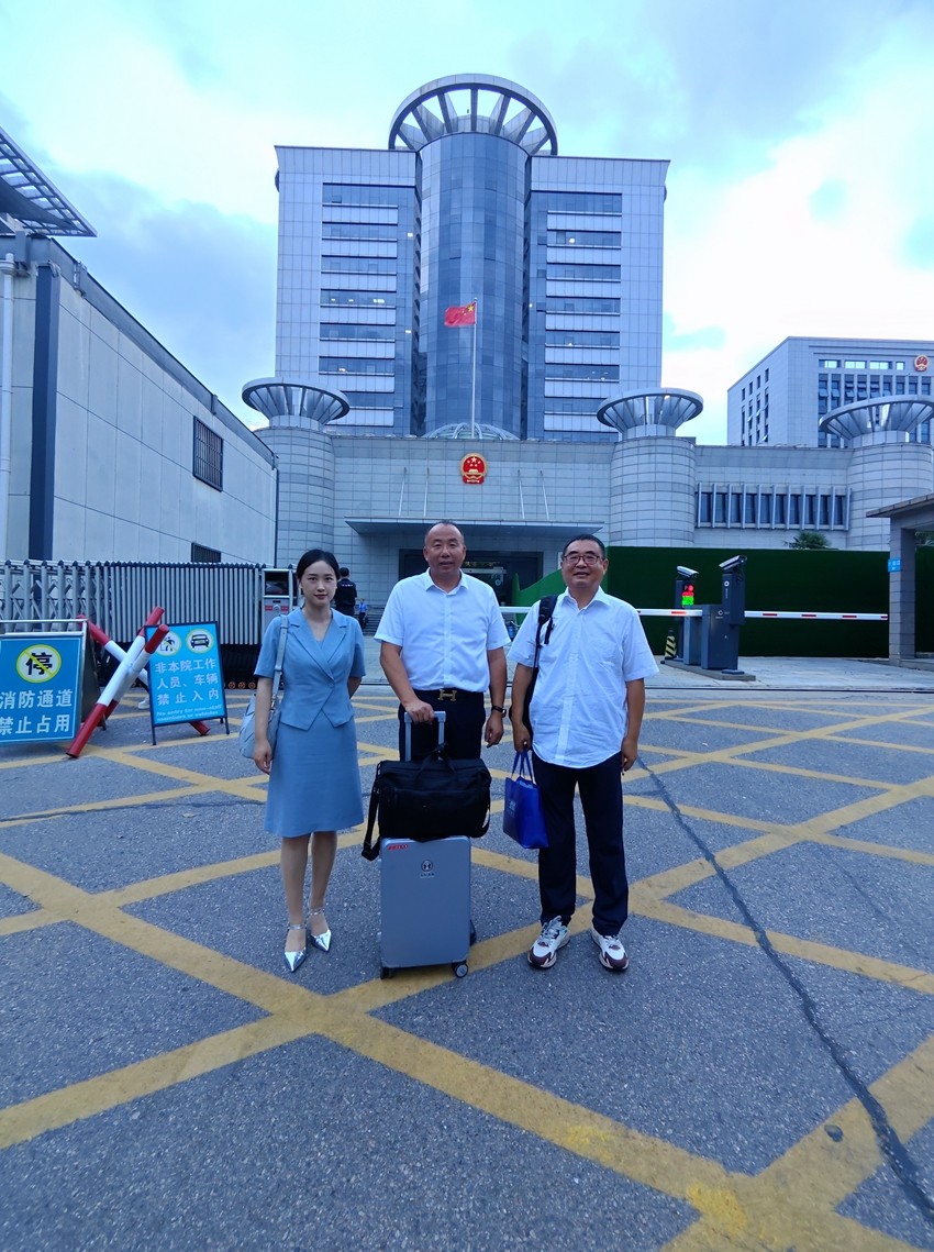 2025年7月9日,天倪律所蚂蚁刑辩团队律师张志华、李梦涵前往南京市江宁区人民法院就李某虚开增值税专用发票案开庭