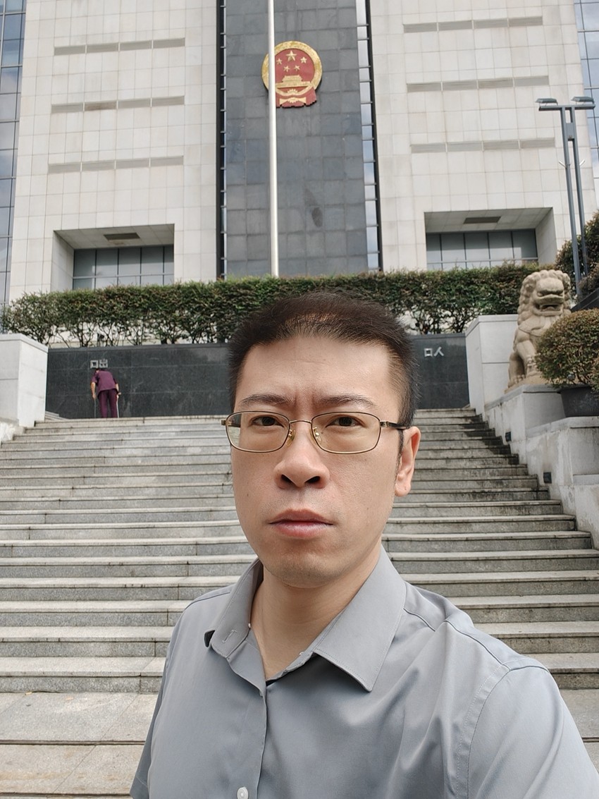 2025年7月17日，天倪律所蚂蚁刑辩团队律师王鑫前往南京市中级人民法院就某公司建设工程施工合同纠纷开庭