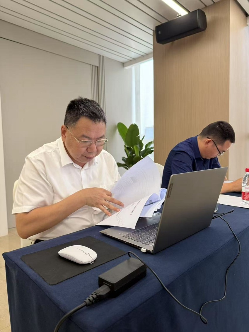 2025年8月9日，天倪律所蚂蚁刑辩团队律师参加江苏省第二届金陵律师执业技能大赛，在刑事模拟庭审和刑事文书比赛中各放异彩