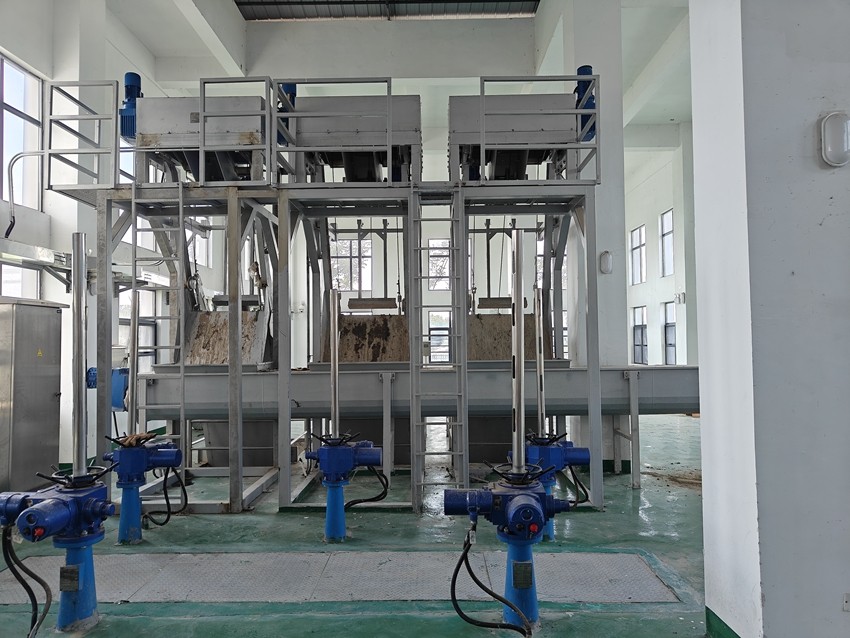 2025年8月27日，天倪律所蚂蚁刑辩团队律师王鑫就某建设工程纠纷前往宿迁某污水处理厂进行司法鉴定现场勘察