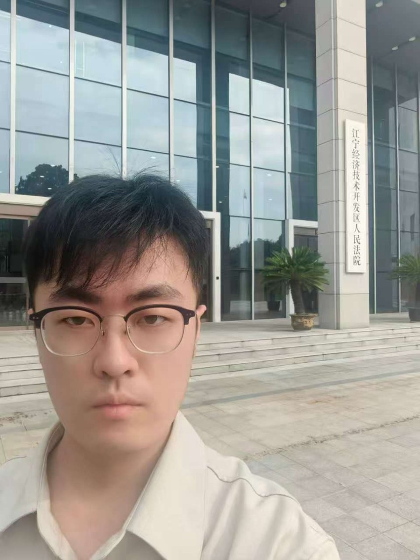 2025年9月3日，天倪律所蚂蚁刑辩团队律师贾子巍前往江宁经济技术开发区人民法院就孔某房屋买卖合同纠纷开庭