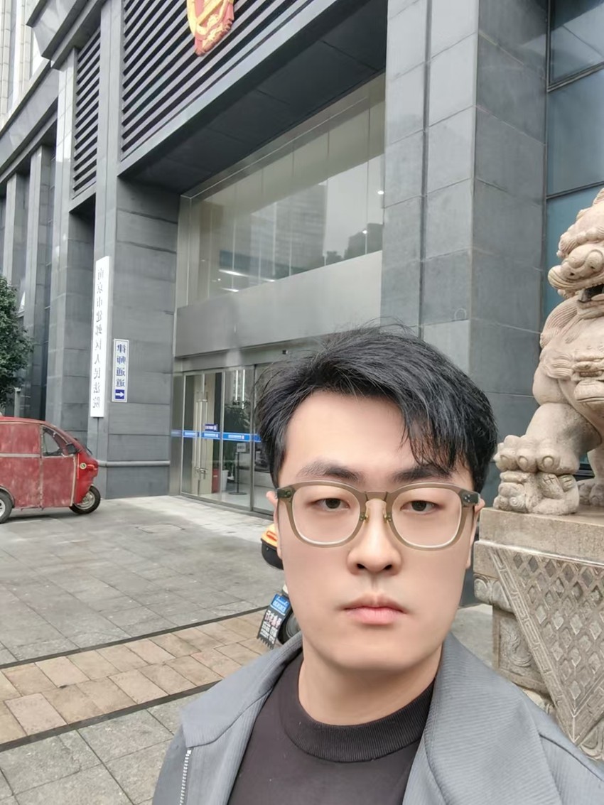 2025年10月14日，天倪律所蚂蚁刑辩团队律师贾子巍前往南京市建邺区人民法院就某公司劳动争议案件开庭