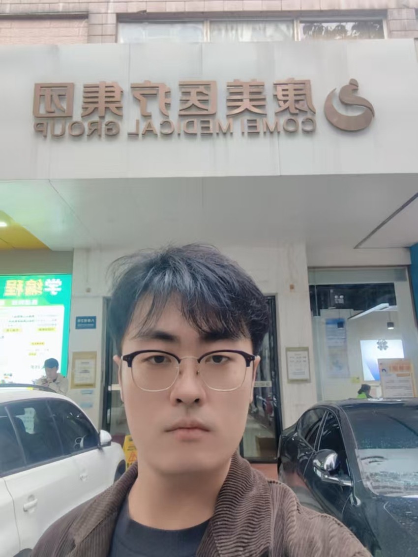 2025年10月30日，天倪律所蚂蚁刑辩团队律师贾子巍前往顾问单位对接案件材料，提供法律咨询